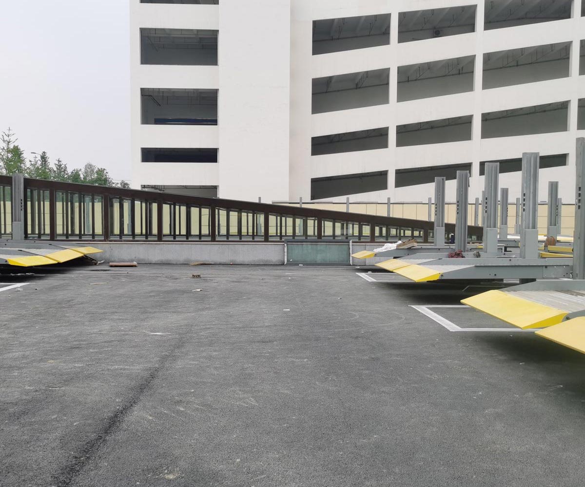 尋甸雙層升降平移式機(jī)械停車庫維保